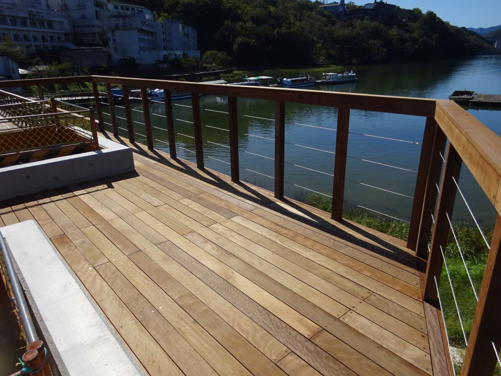 岐阜県 恵那峡 ウッドデッキ・パーゴラ工事(グリーンハート)