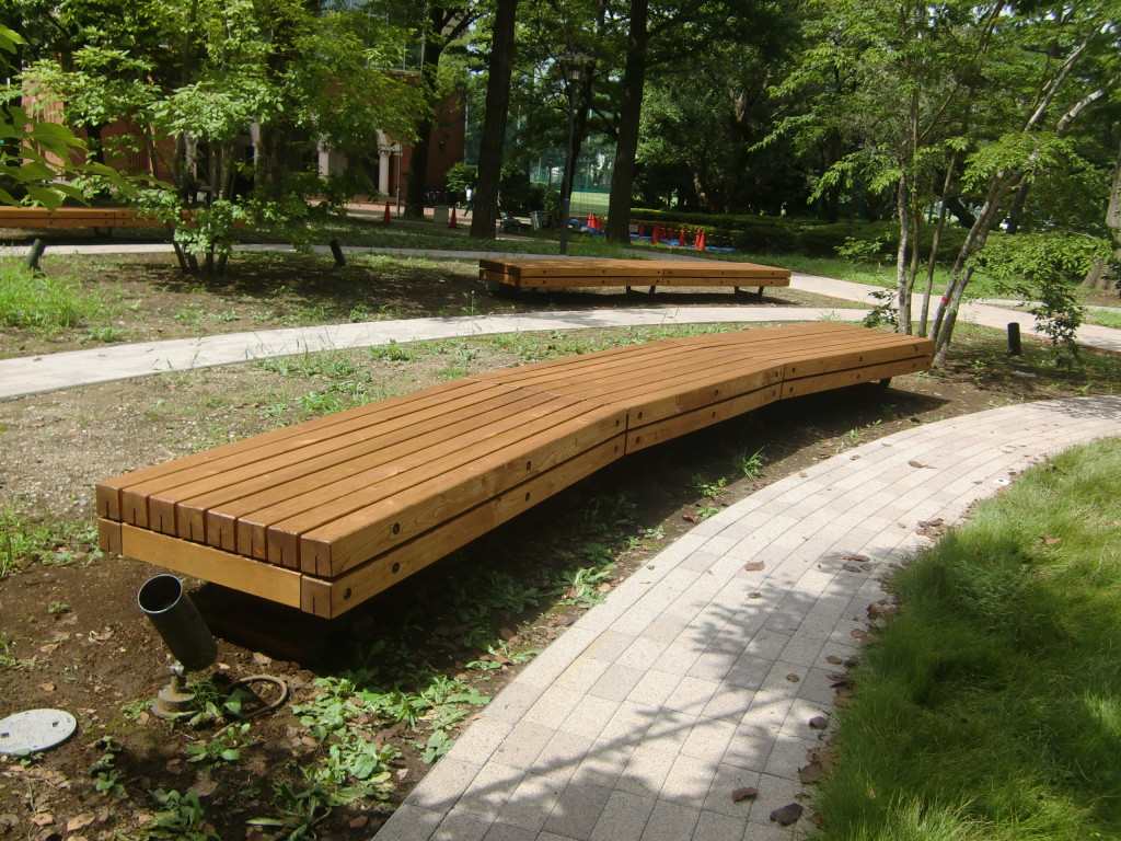 東京都 学習院大学 ベンチ工事(国産クリ材)