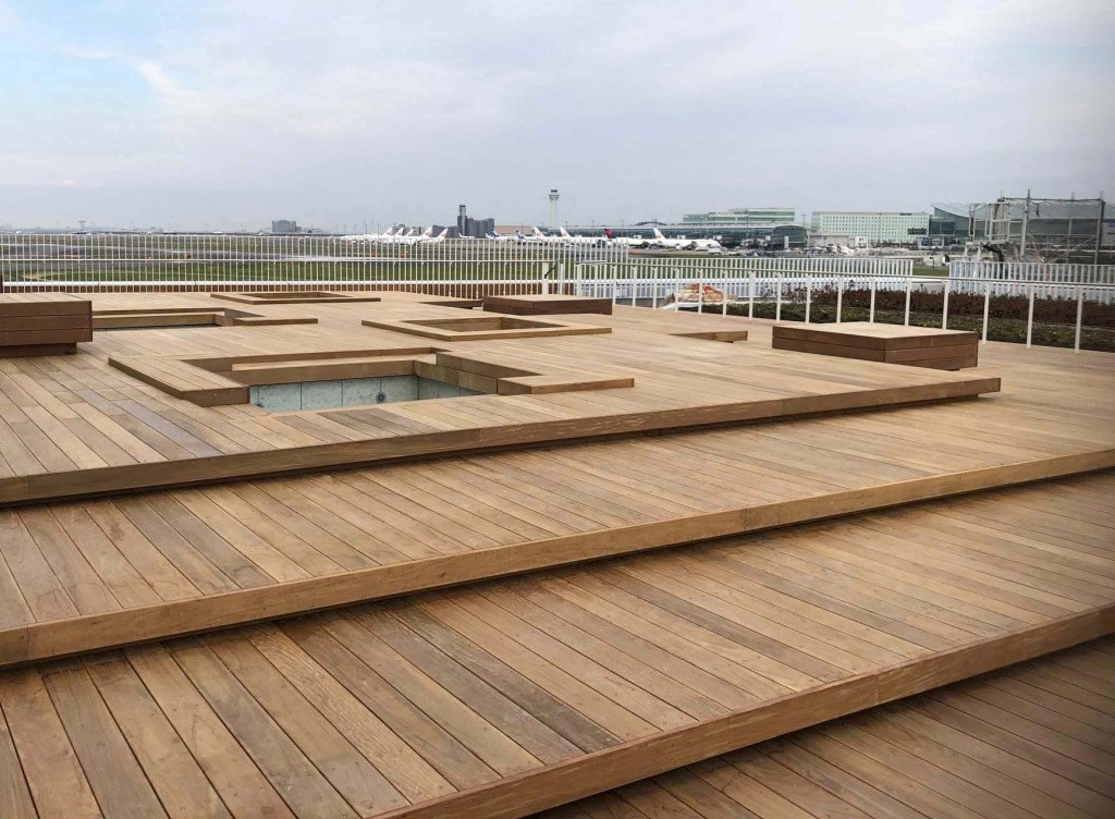 東京都 羽田イノベーションシティ 足湯デッキ工事(イペ)